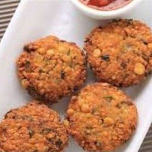 4 Masala Vadas with Chutney